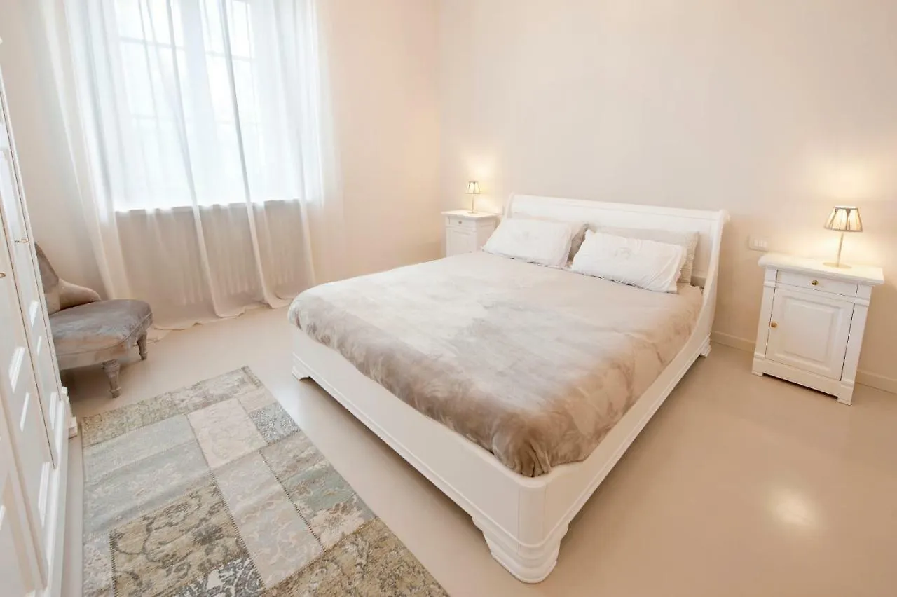 Bureau Apartment Verona Italy